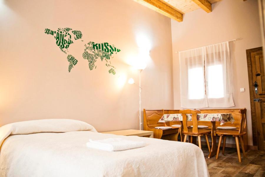 Apartamentos Turisticos Las Carballedas 拉瓦纳尔德尔卡米诺 外观 照片