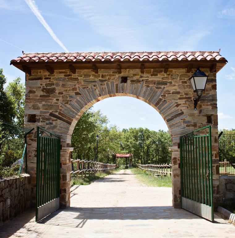 Apartamentos Turisticos Las Carballedas 拉瓦纳尔德尔卡米诺 外观 照片