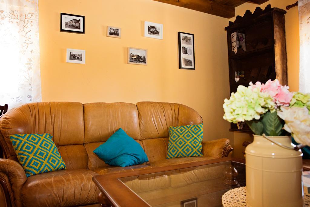 Apartamentos Turisticos Las Carballedas 拉瓦纳尔德尔卡米诺 外观 照片