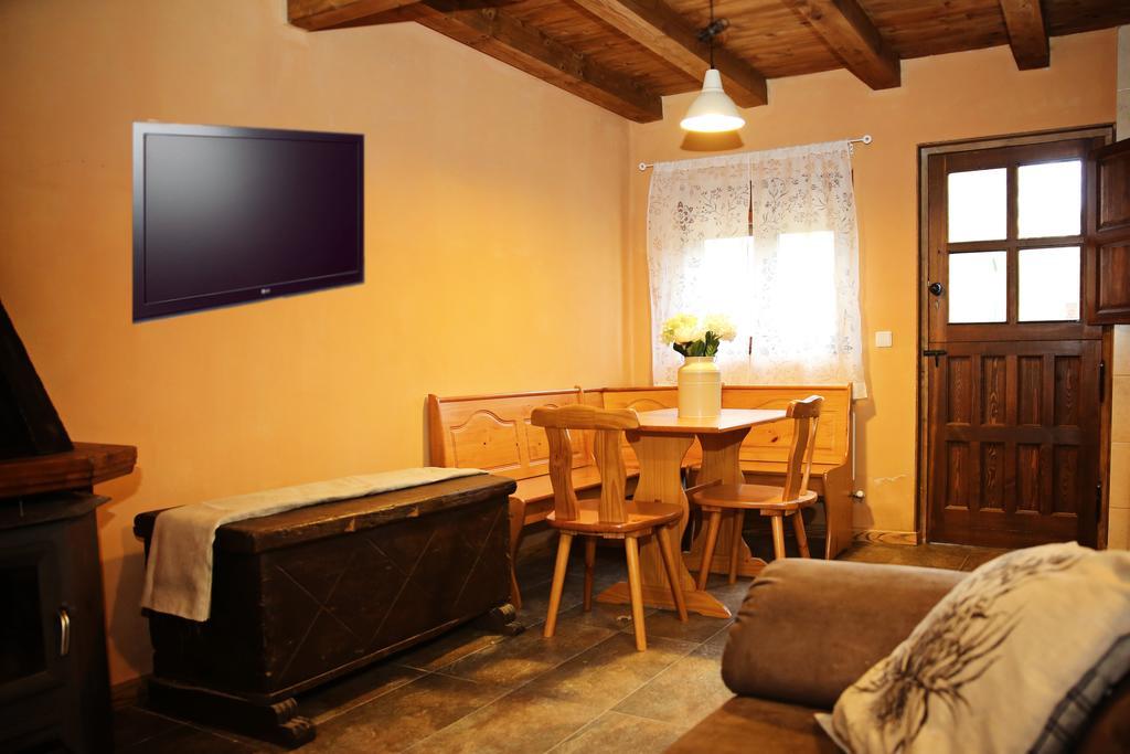 Apartamentos Turisticos Las Carballedas 拉瓦纳尔德尔卡米诺 外观 照片