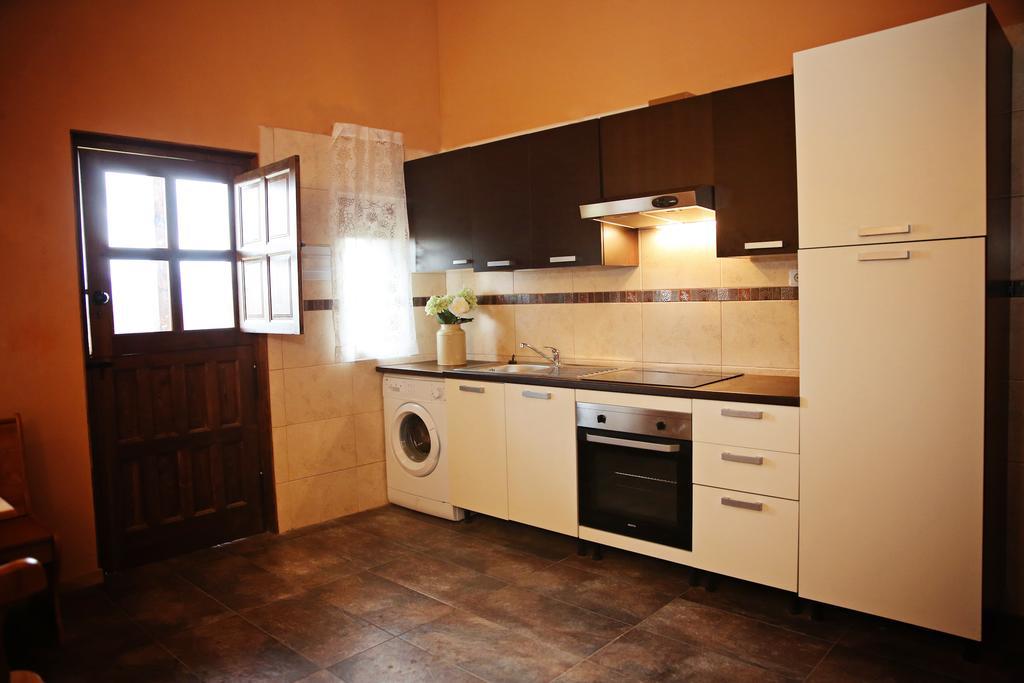Apartamentos Turisticos Las Carballedas 拉瓦纳尔德尔卡米诺 外观 照片